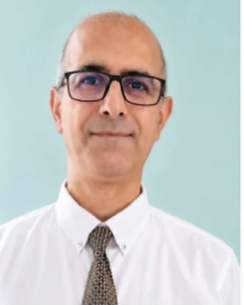 Portrait of Dr. Mehrdad Nasernejad